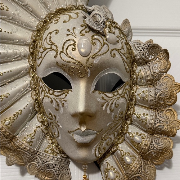 Signed Elegant Venetian Mask - Picture 2 of 6